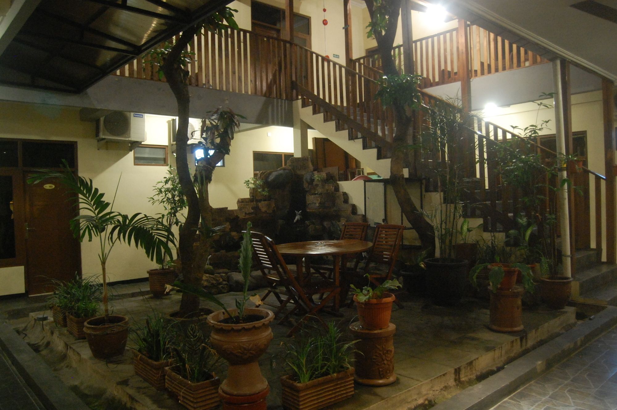 Sagan Huis Hotel Yogyakarta Ngoại thất bức ảnh